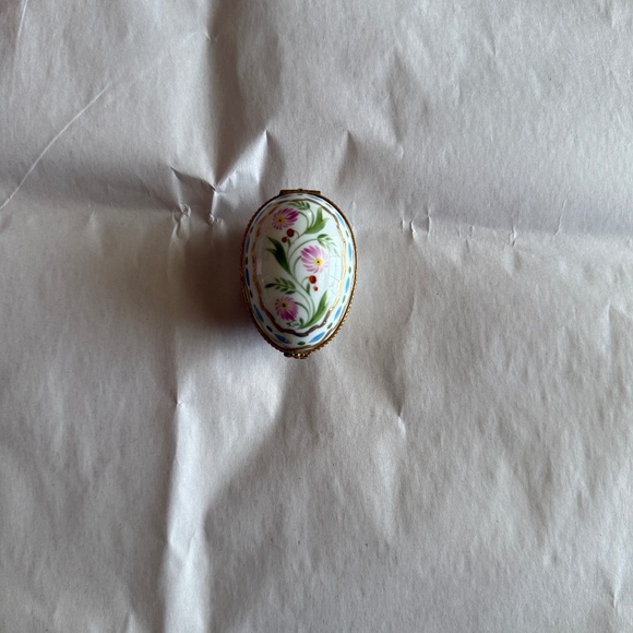 Limoges France Hand Painted Porcelain Trinket Egg Box - Picture 3 of 8